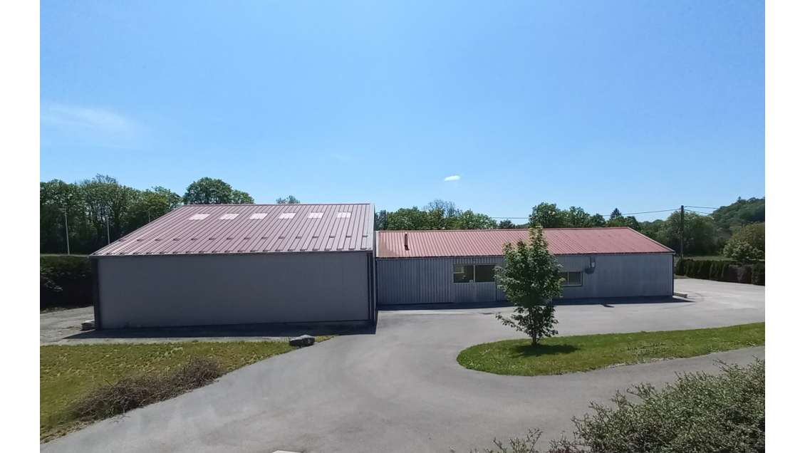 Vente bâtiment de 570m² à Poligny RD accès N5