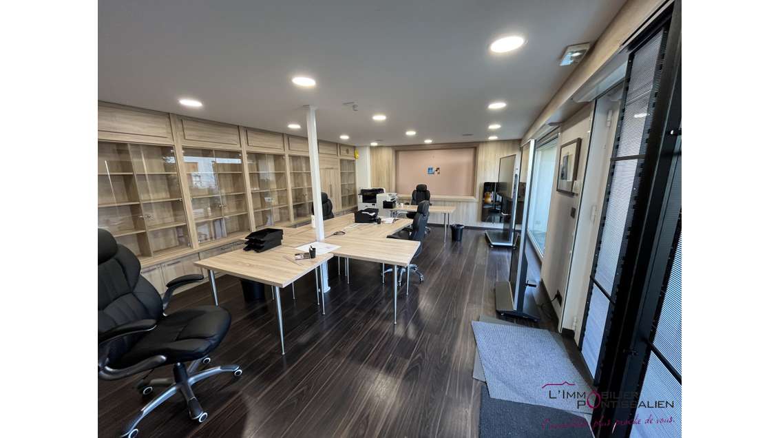 Vente local de 60m² en RDC à Pontarlier centre