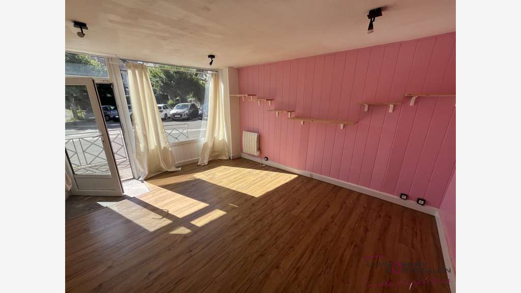 LOCAL COMMERCIAL DE 15 M2- PONTARLIER