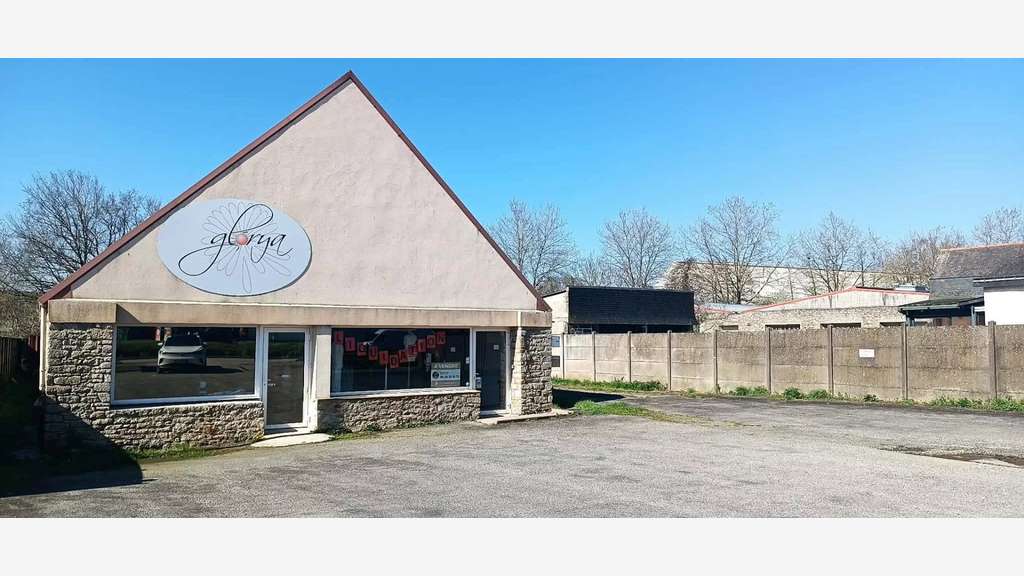 AV local 300m² empl strat zone commerciale Pontivy