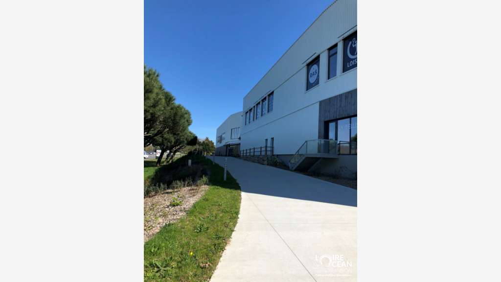 A vendre local commercial neuf de 128m² à Pornic