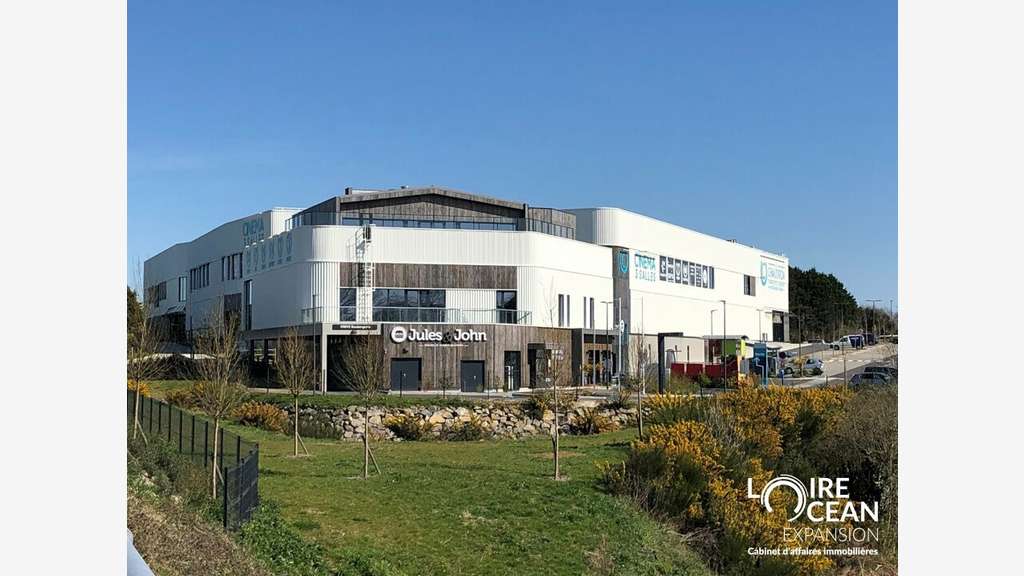 A vendre local commercial neuf de 128m² à Pornic