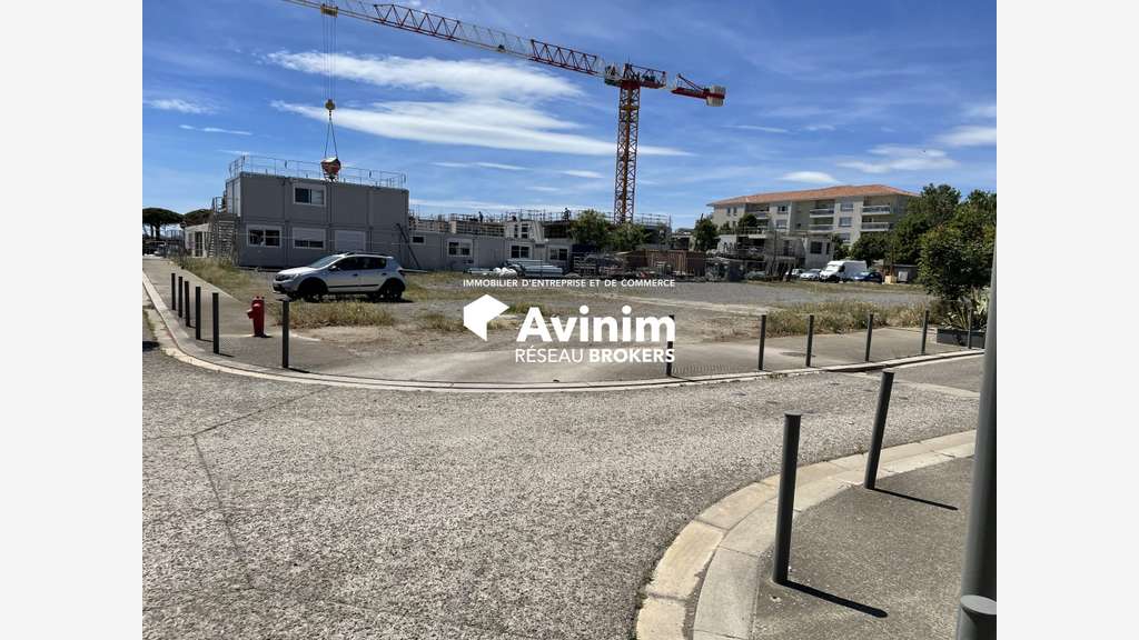 Local 100m² avec permis construire Port-St-Louis