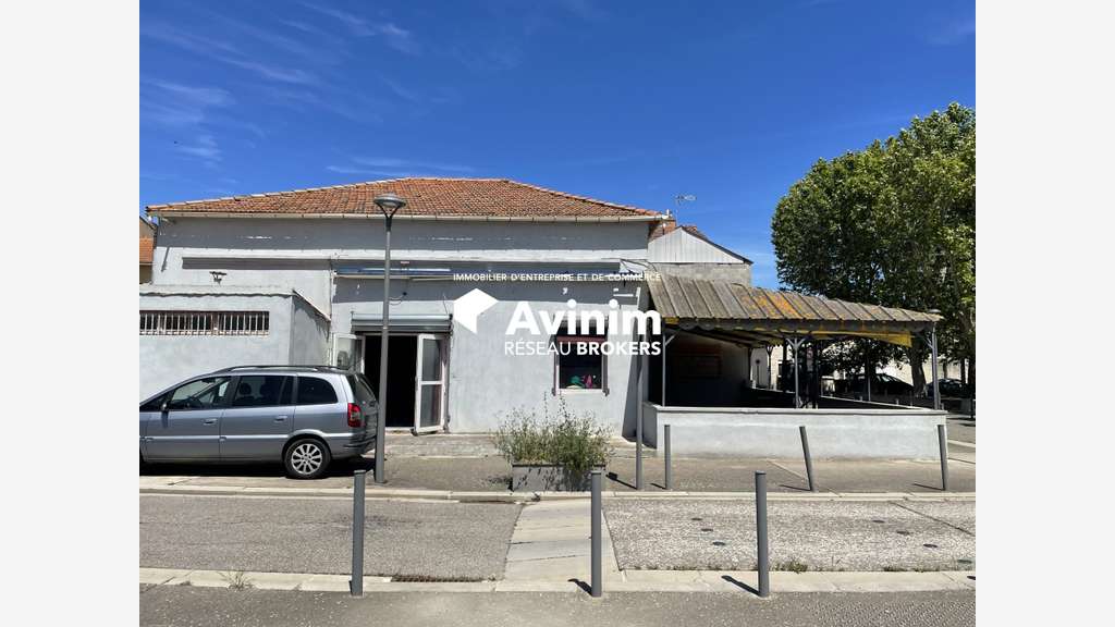Local 100m² avec permis construire Port-St-Louis