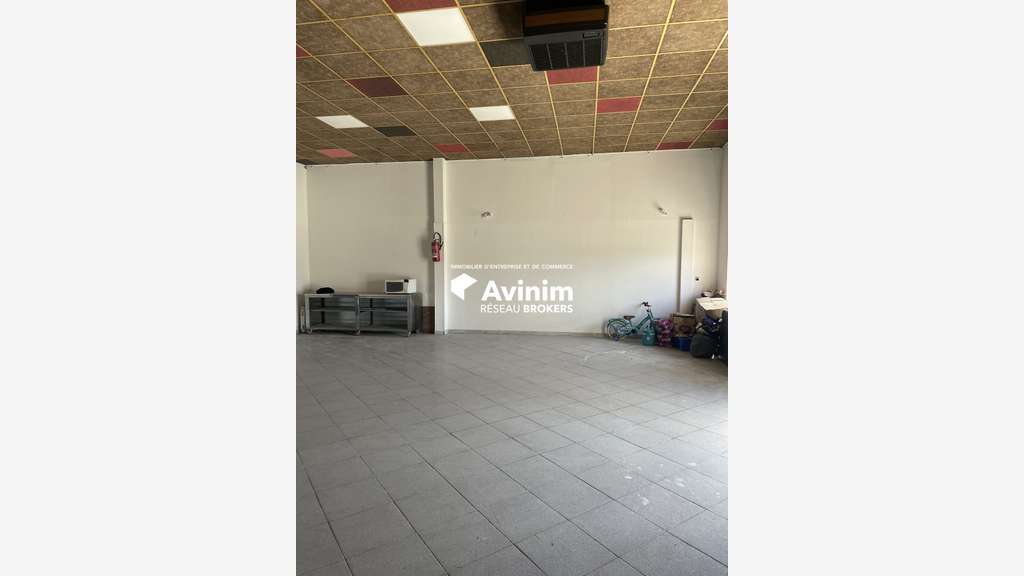Local 100m² avec permis construire Port-St-Louis