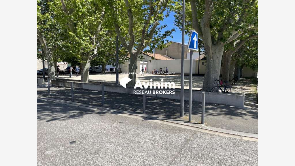 Local 100m² avec permis construire Port-St-Louis