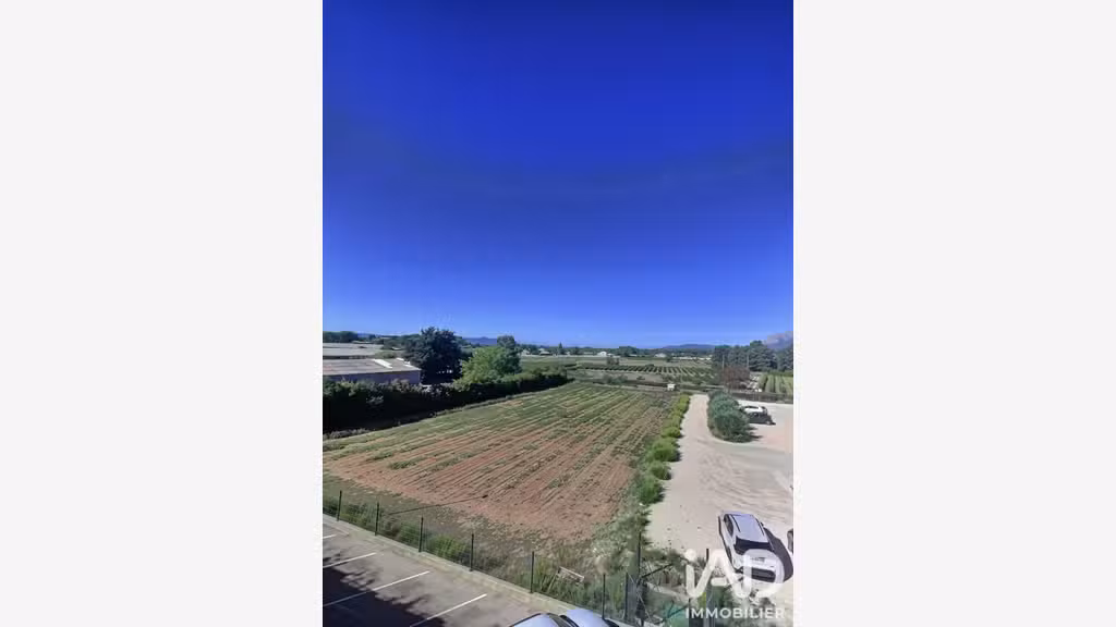 Local commercial à Pourrières
