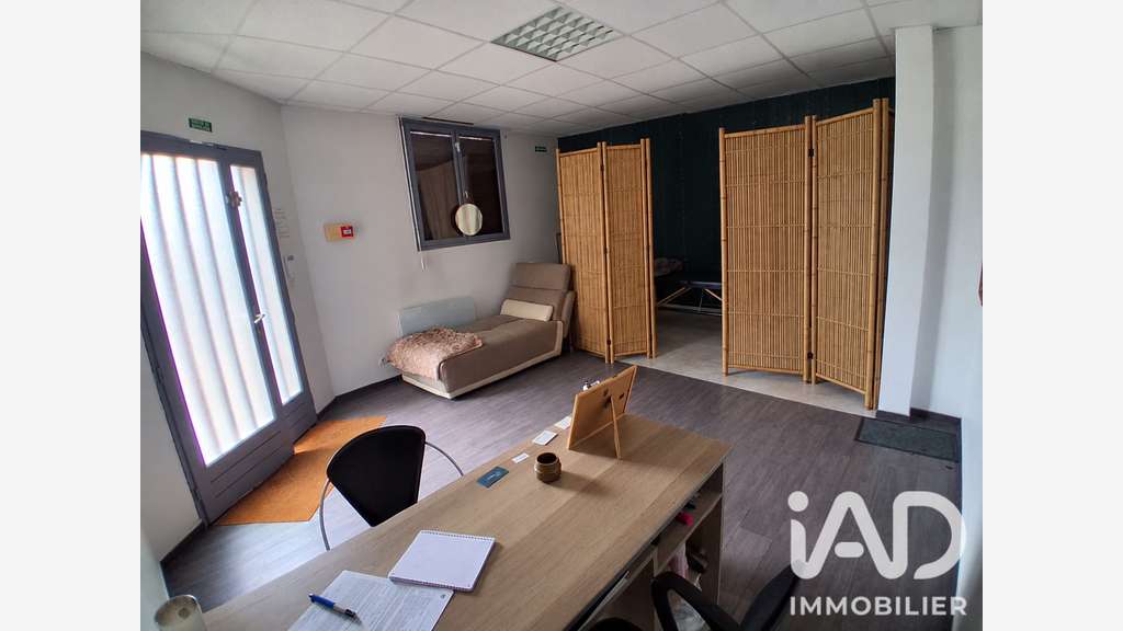 AV bureaux et stockage de 70m² à Preignac
