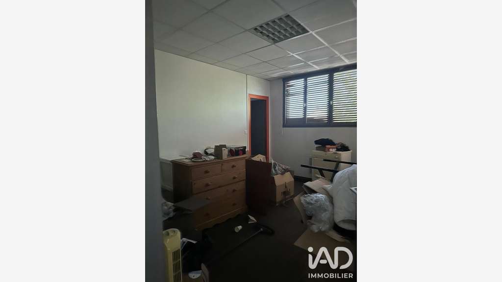 AV bureaux et stockage de 70m² à Preignac