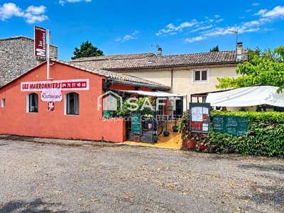Murs commerciaux au cœur de Saint-Remèze