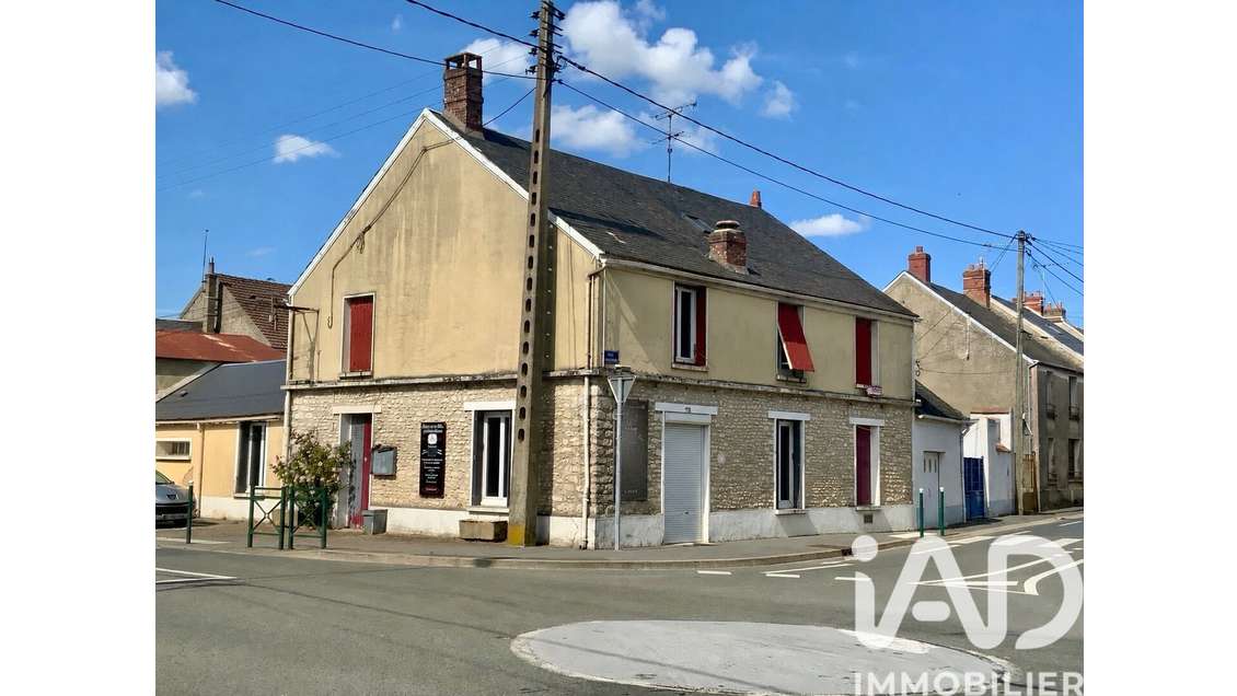 Vente immeuble restaurant de 227m² à Pussay
