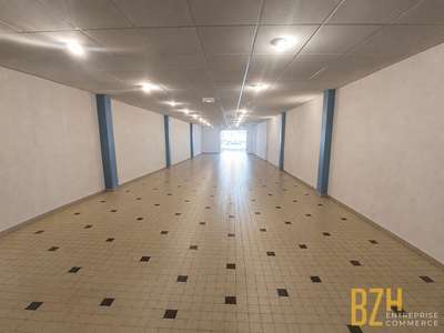 A VENDRE - LOCAL COMMERCIAL 450 m² - QUIMPERLE