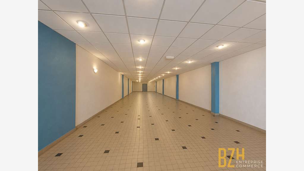 A VENDRE - LOCAL COMMERCIAL 450 m² - QUIMPERLE
