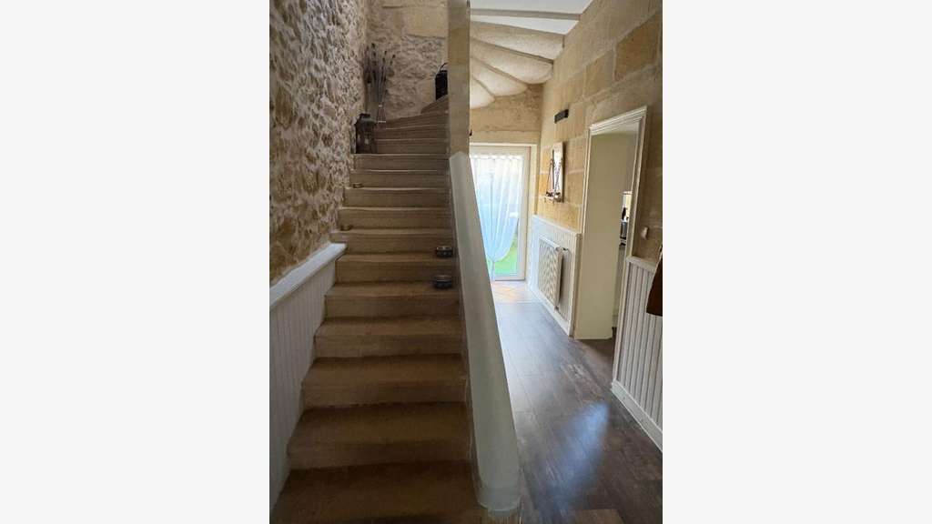 Vente immeuble mixte au centre de Rauzan