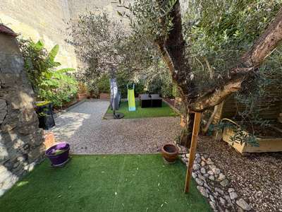 Vente immeuble mixte au centre de Rauzan
