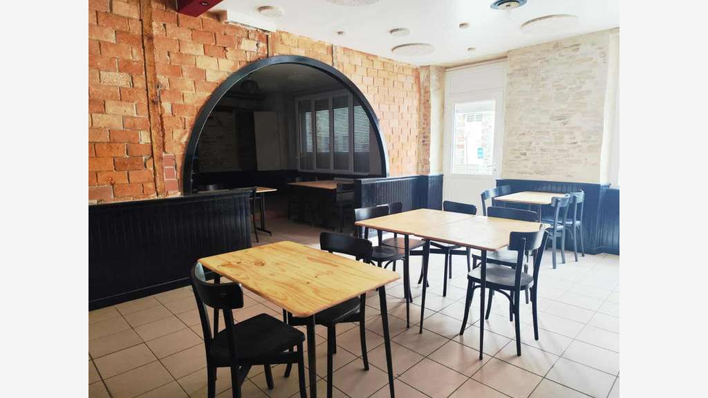 A vendre murs commerciaux libres bar sur Redon