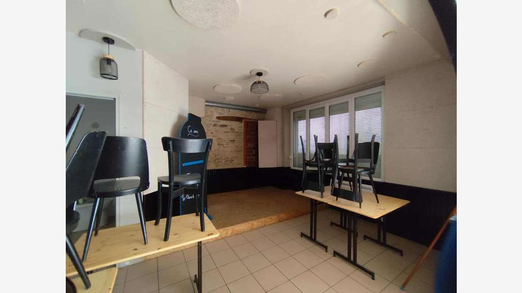 A vendre murs commerciaux libres bar sur Redon