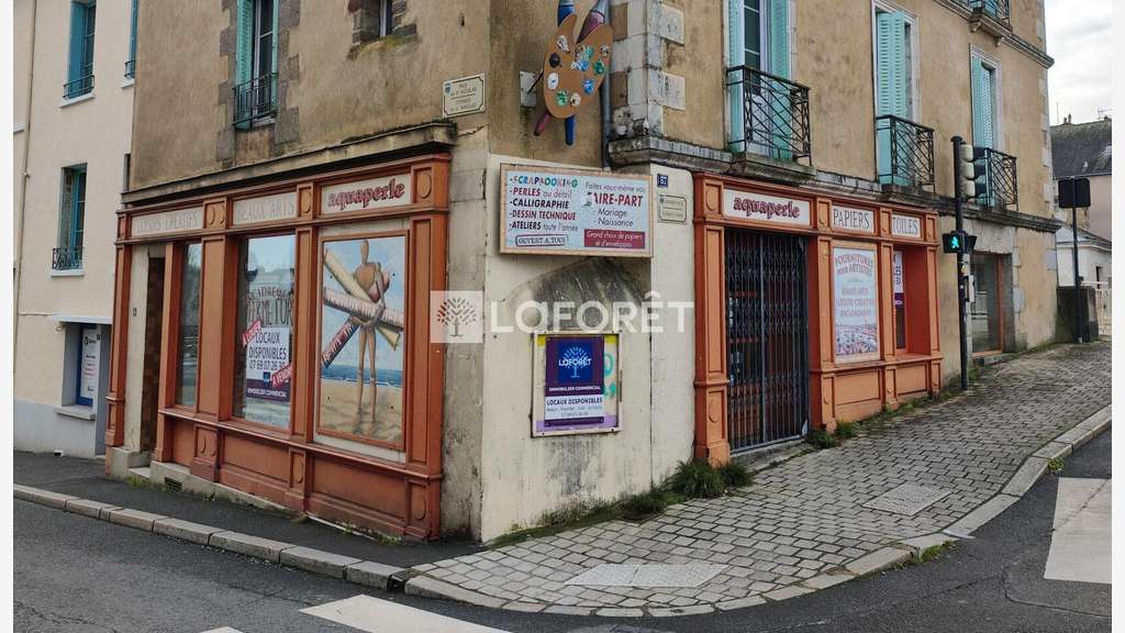 TRES BELLE VISIBILITE : Local commercial Redon