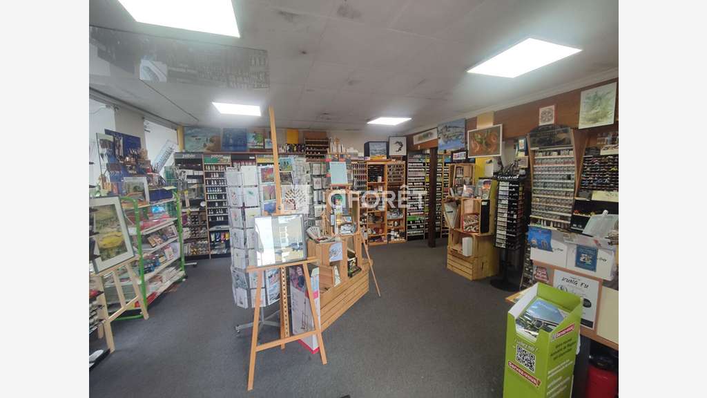 TRES BELLE VISIBILITE : Local commercial Redon