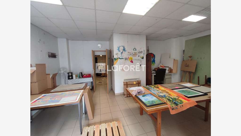 TRES BELLE VISIBILITE : Local commercial Redon