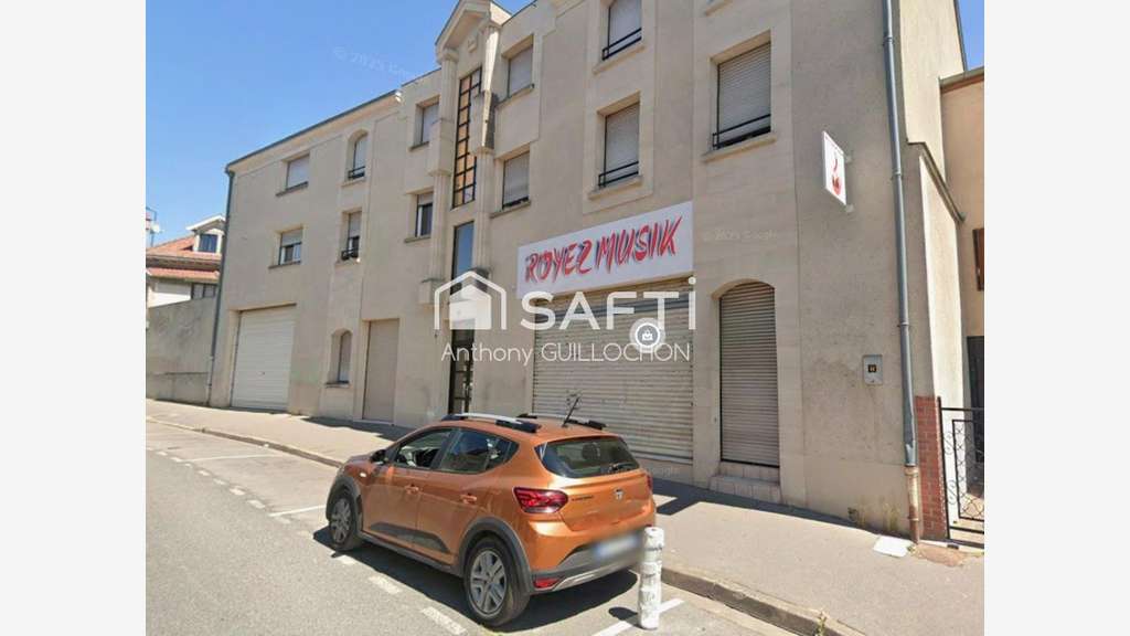 AV grand local avec entrepôt à Reims centre