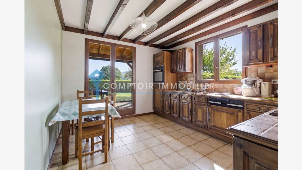 A vendre ténement immobilier 170m² en ZI à Renage