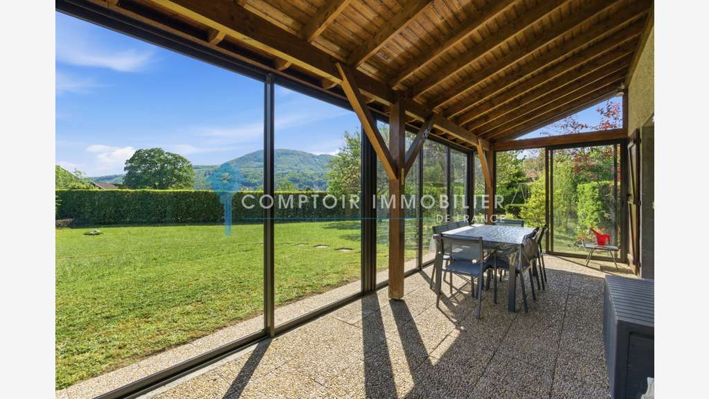 A vendre ténement immobilier 170m² en ZI à Renage