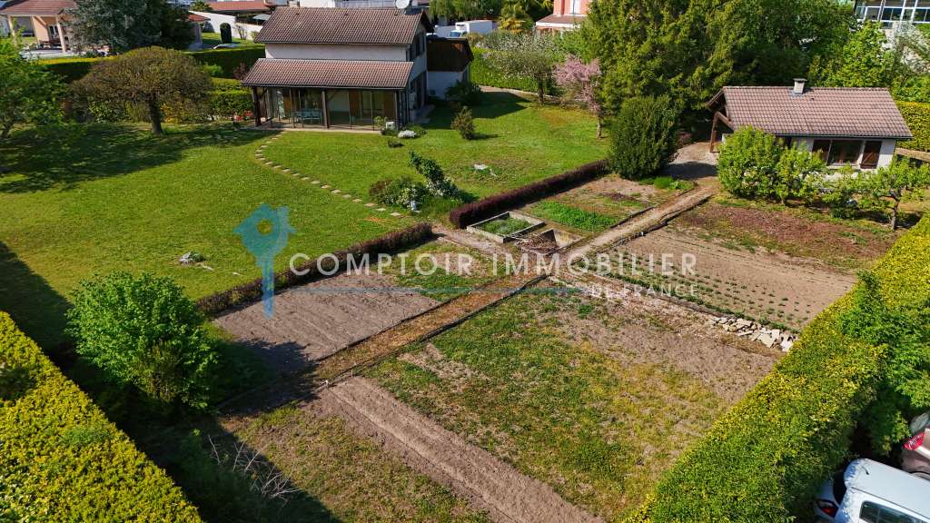 A vendre ténement immobilier 170m² en ZI à Renage
