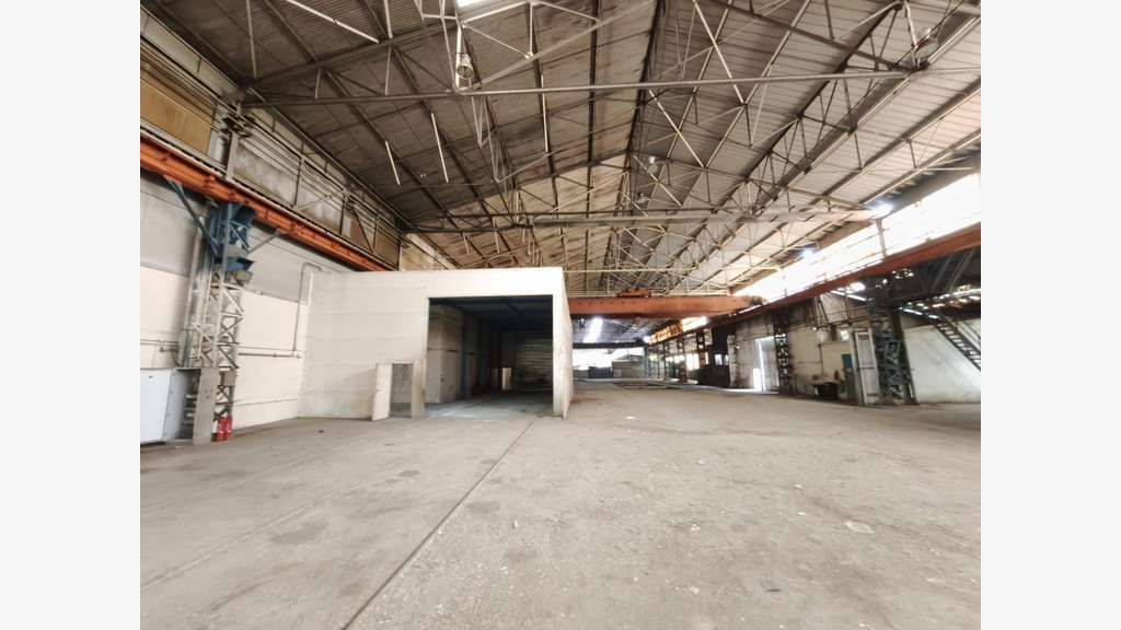 Vente bâtiment 5000m² entre Lyon et Saint-Etienne