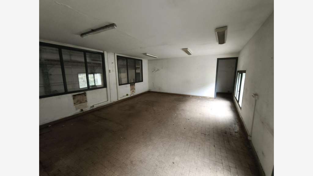Vente bâtiment 5000m² entre Lyon et Saint-Etienne