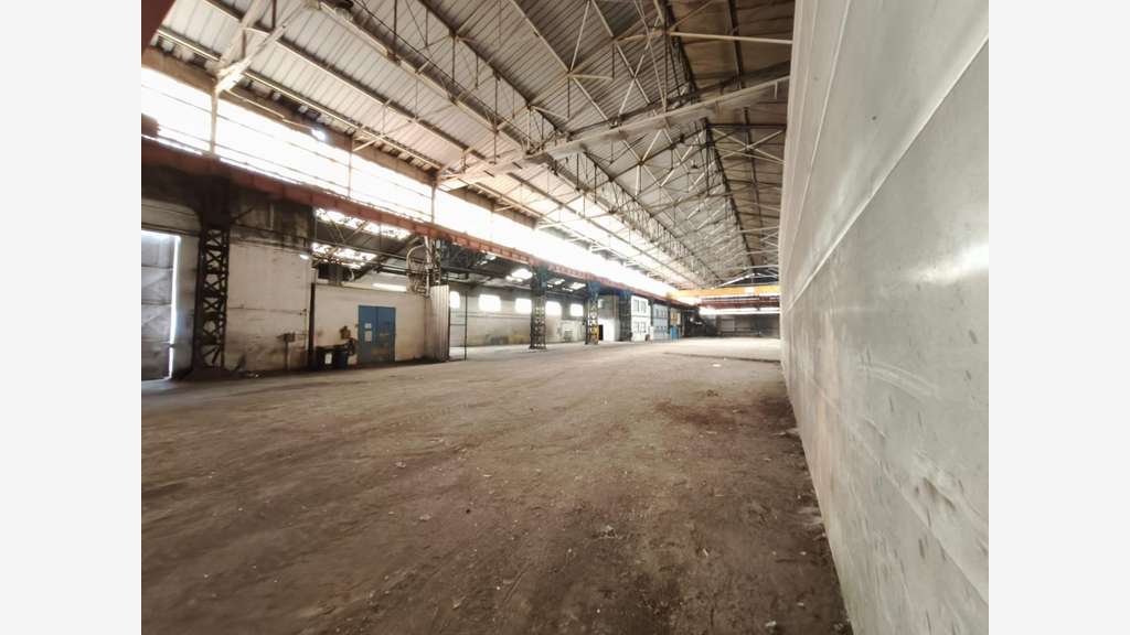 Vente bâtiment 5000m² entre Lyon et Saint-Etienne