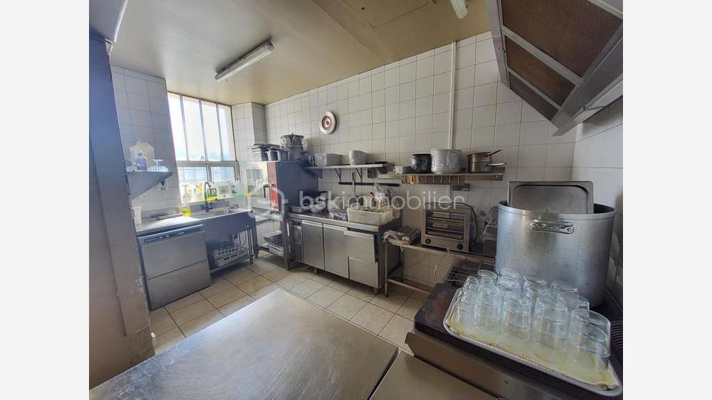 Droit au bail de 90m² emplacement N°1 Rives centre