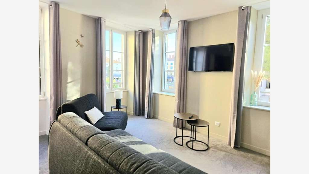 A vendre charmant immeuble loué à Roanne centre
