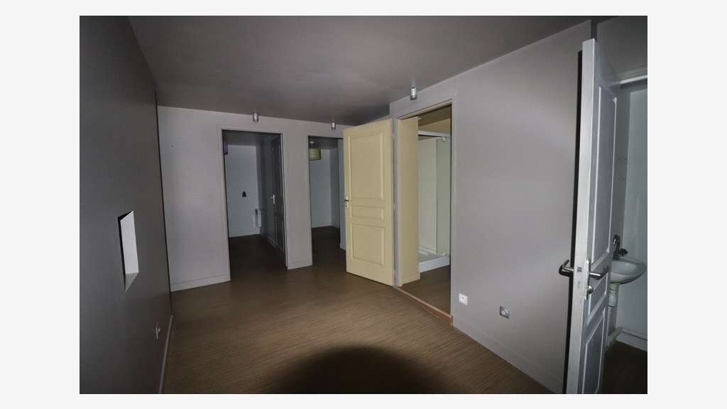A vendre bureaux 110m² de plain pied à Rochefort