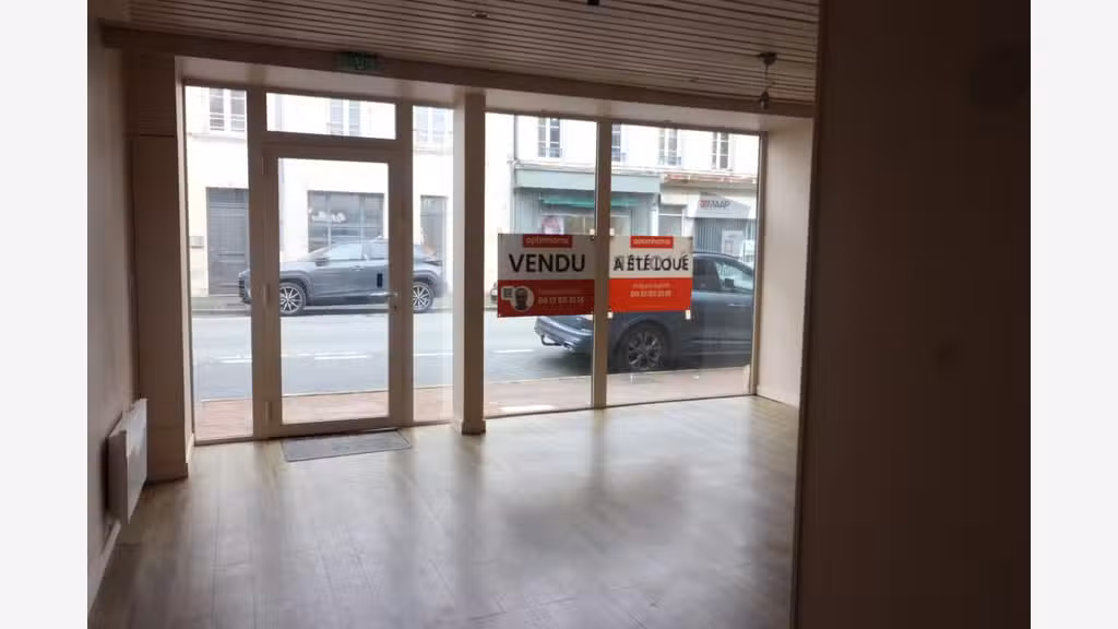 A vendre bureaux 110m² de plain pied à Rochefort