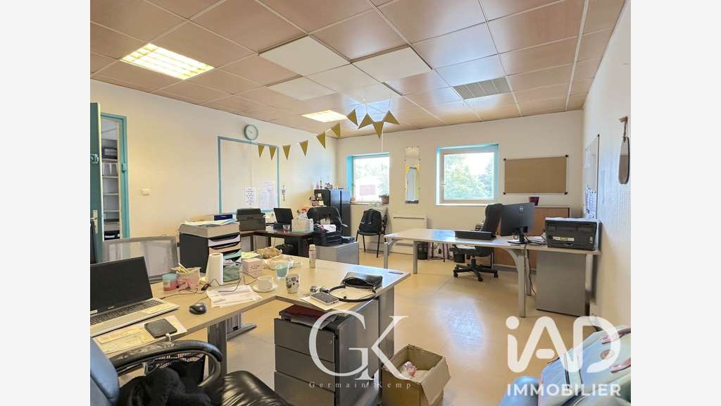 Vente local professionnel de 354m² à Rochetoirin