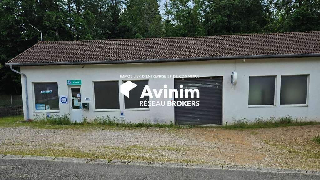 Vente local commercial 180m² à Saint-Amour