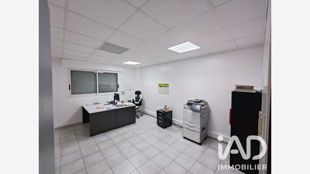 Vente local d’activité 1230m² à St-Aubin-du-Plain