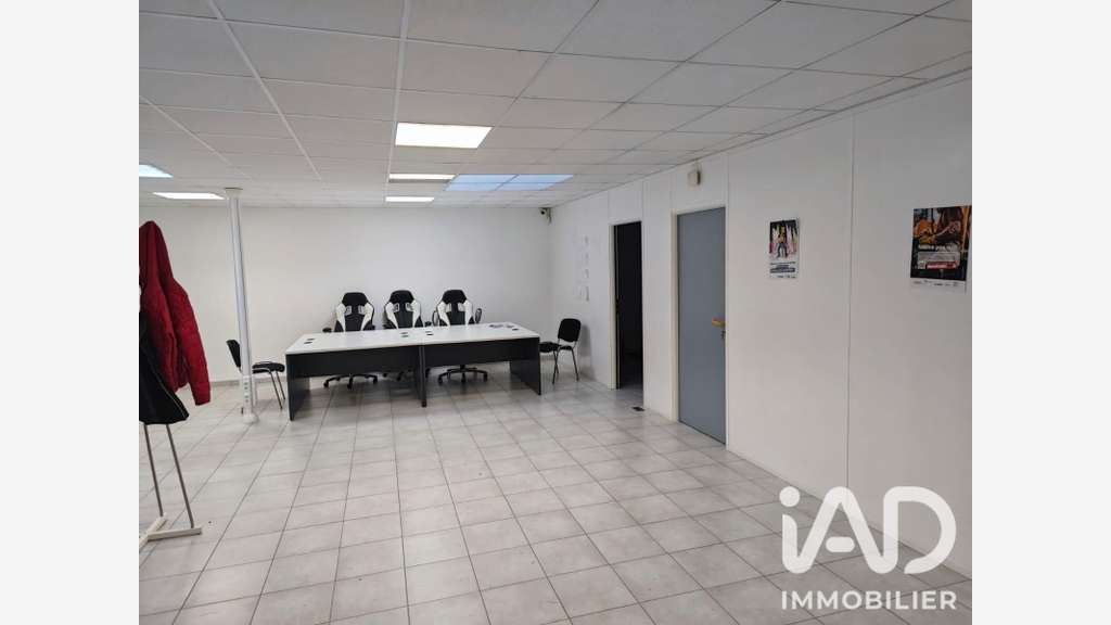 Vente local d’activité 1230m² à St-Aubin-du-Plain