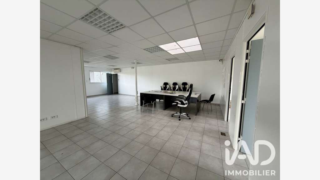 Vente local d’activité 1230m² à St-Aubin-du-Plain