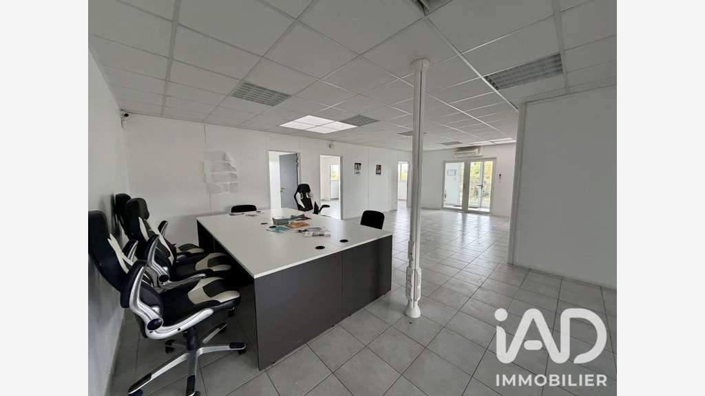 Vente local d’activité 1230m² à St-Aubin-du-Plain