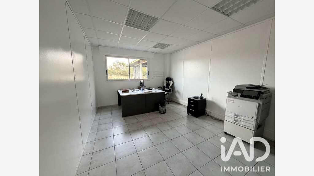 Vente local d’activité 1230m² à St-Aubin-du-Plain