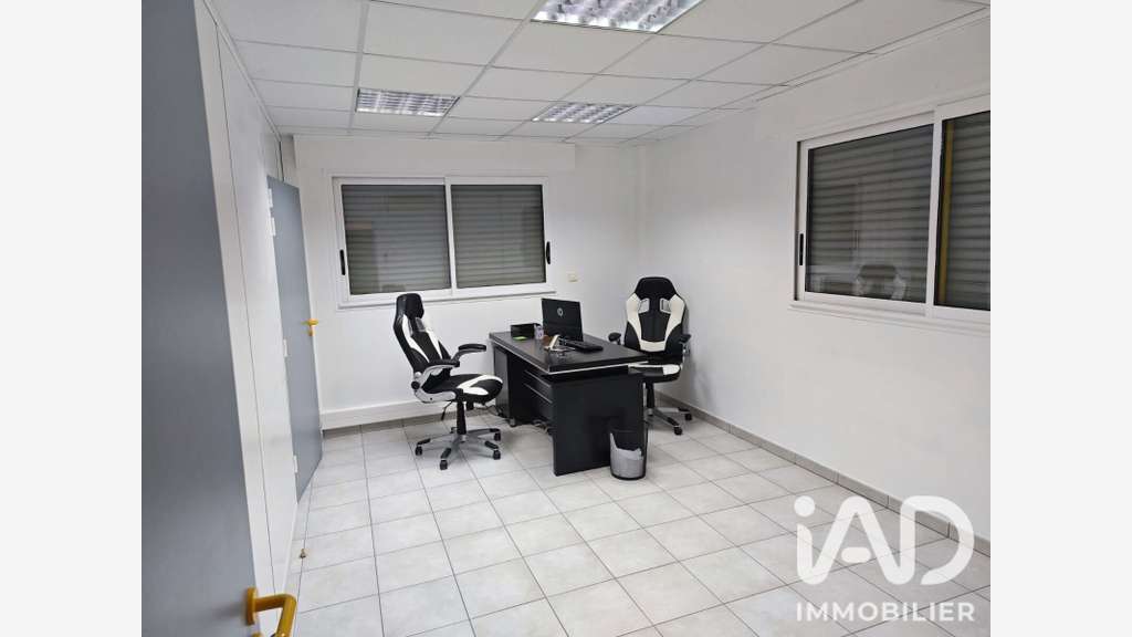 Vente local d’activité 1230m² à St-Aubin-du-Plain