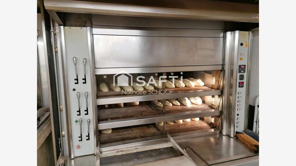 Boulangerie-pâtisserie avec habitation