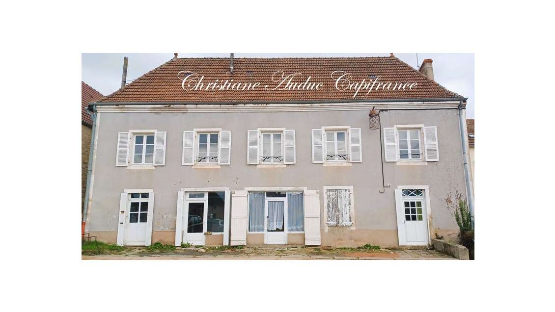 Immeuble de 168 m² entre Cluny et Charolles à S