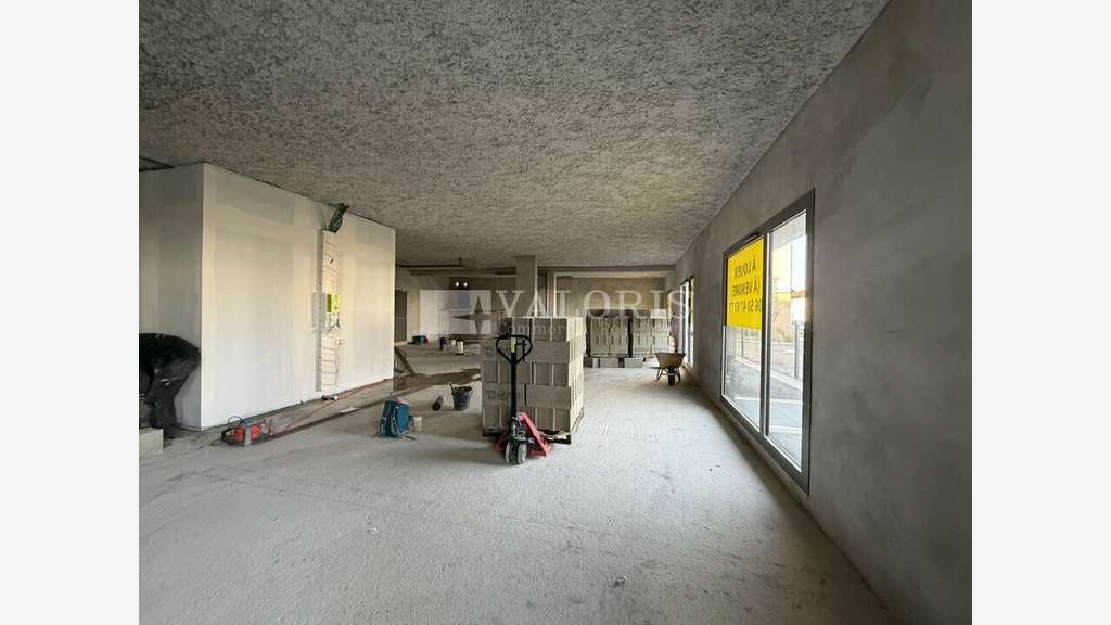 Vente local commercial 252m² à St-Bonnet-de-Mure