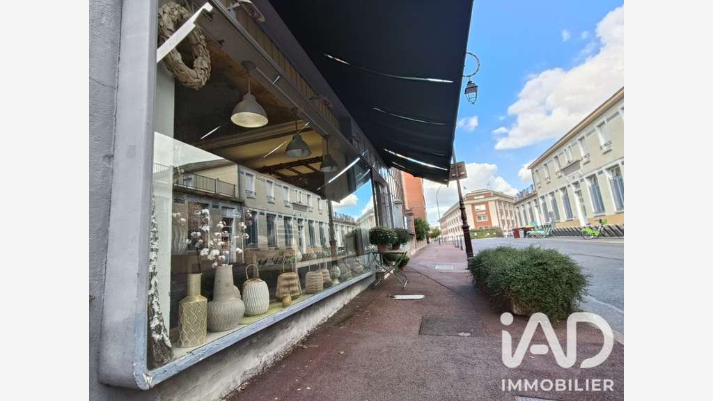 Local commercial à Saint-Cloud