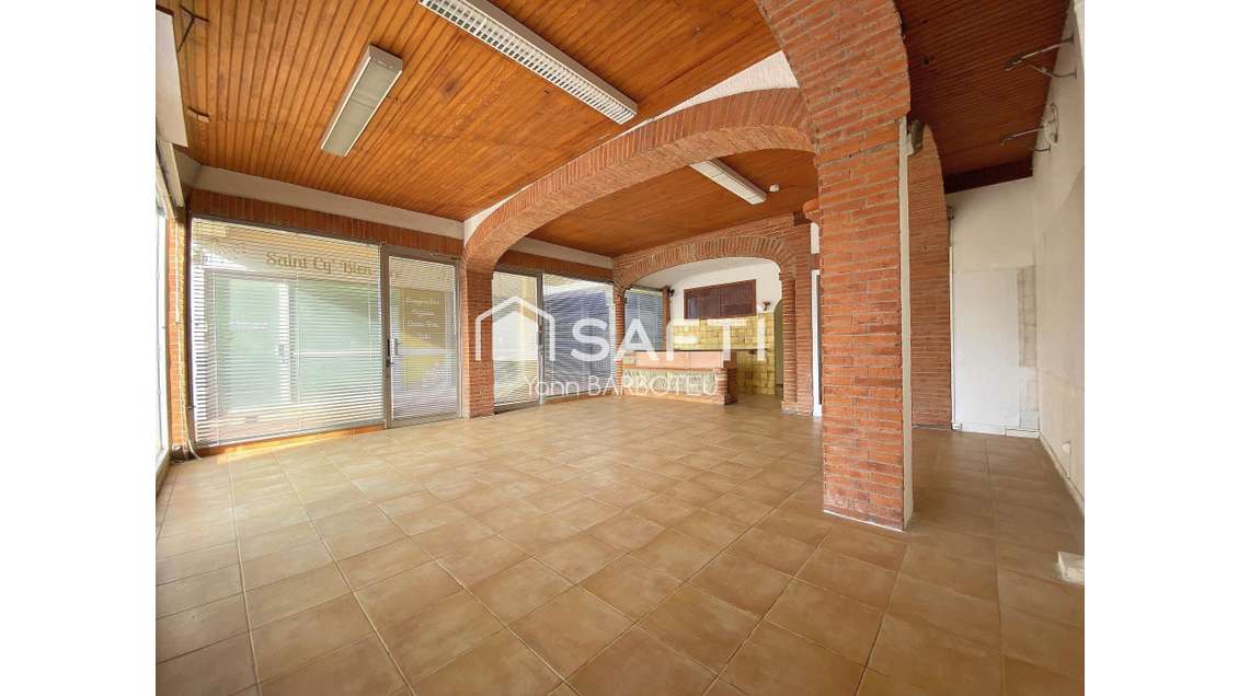 Vente local 60m² au Port de Saint-Cyprien