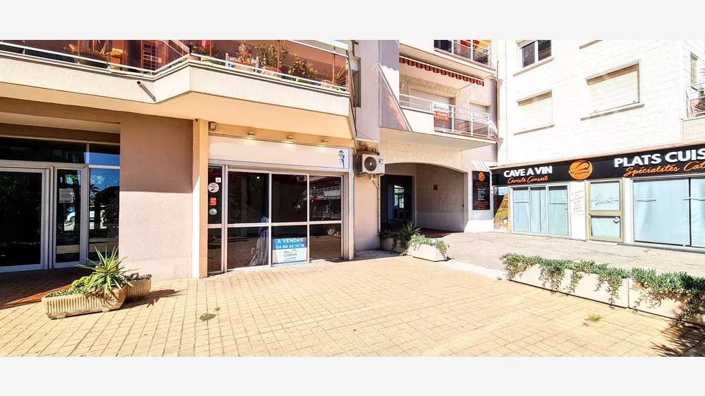 AV local commercial 65m² proche port Saint-Cyprien