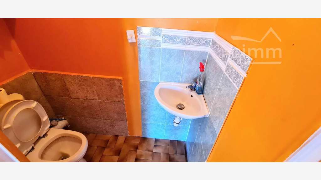 AV local commercial 65m² proche port Saint-Cyprien